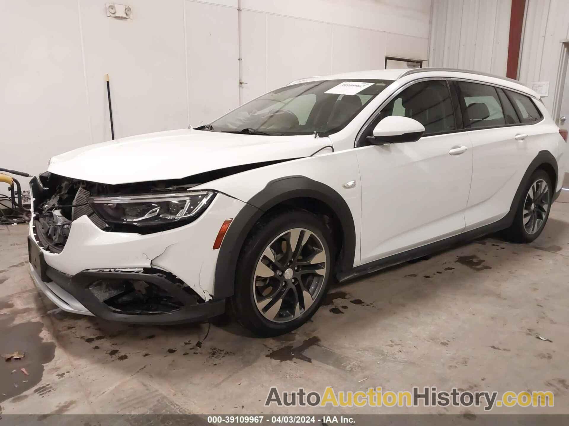 BUICK REGAL TOURX AWD PREFERRED, W04GU8SX3K1020228