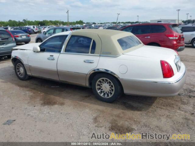 LINCOLN TOWN CAR SIGNATURE, 1LNHM82W0XY707372