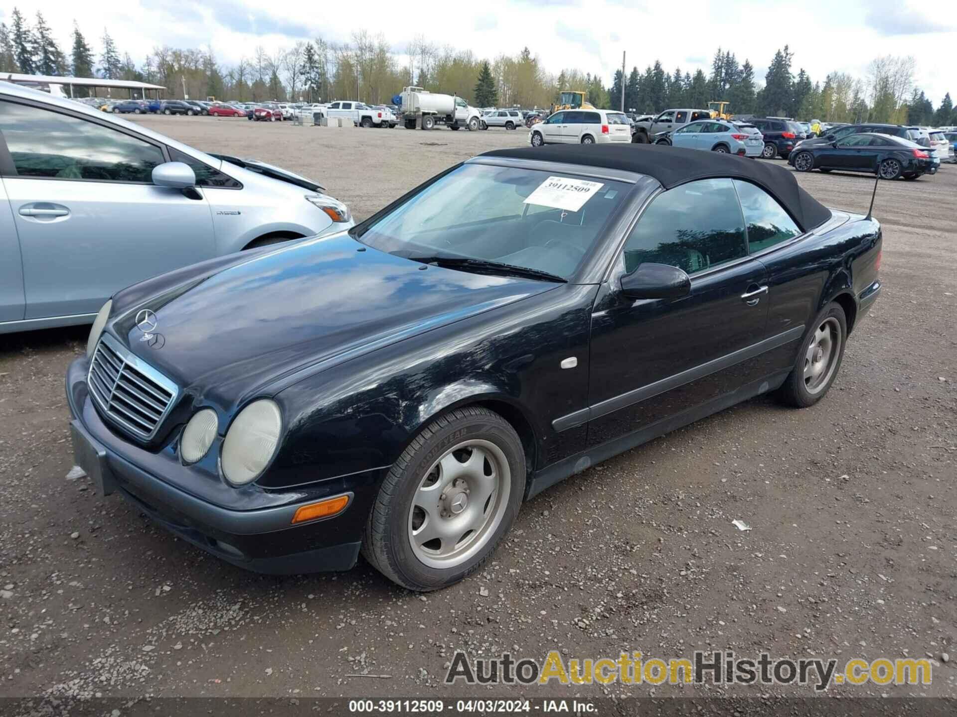 MERCEDES-BENZ CLK 320, WDBLK65G9XT027494