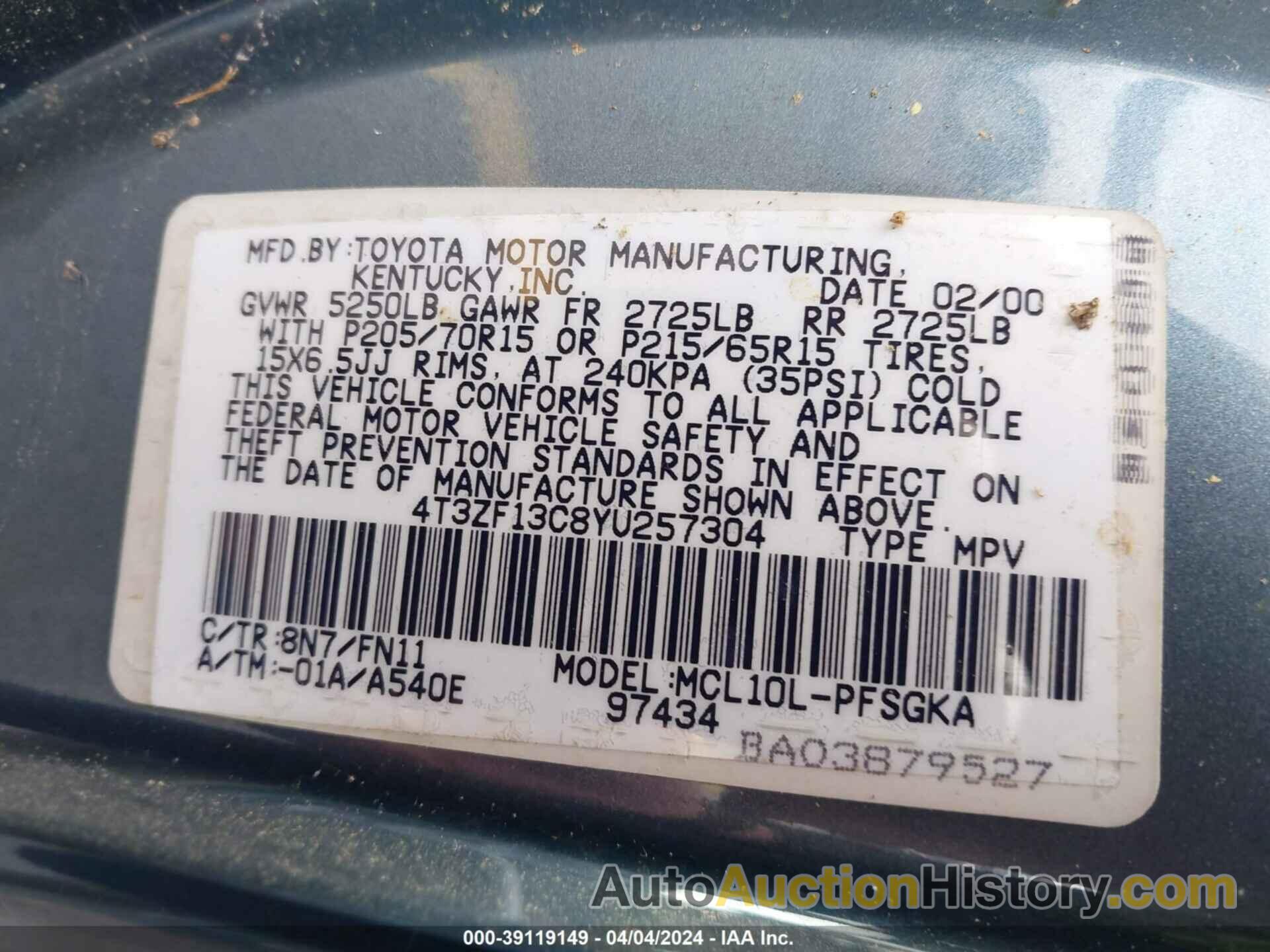 TOYOTA SIENNA LE, 4T3ZF13C8YU257304