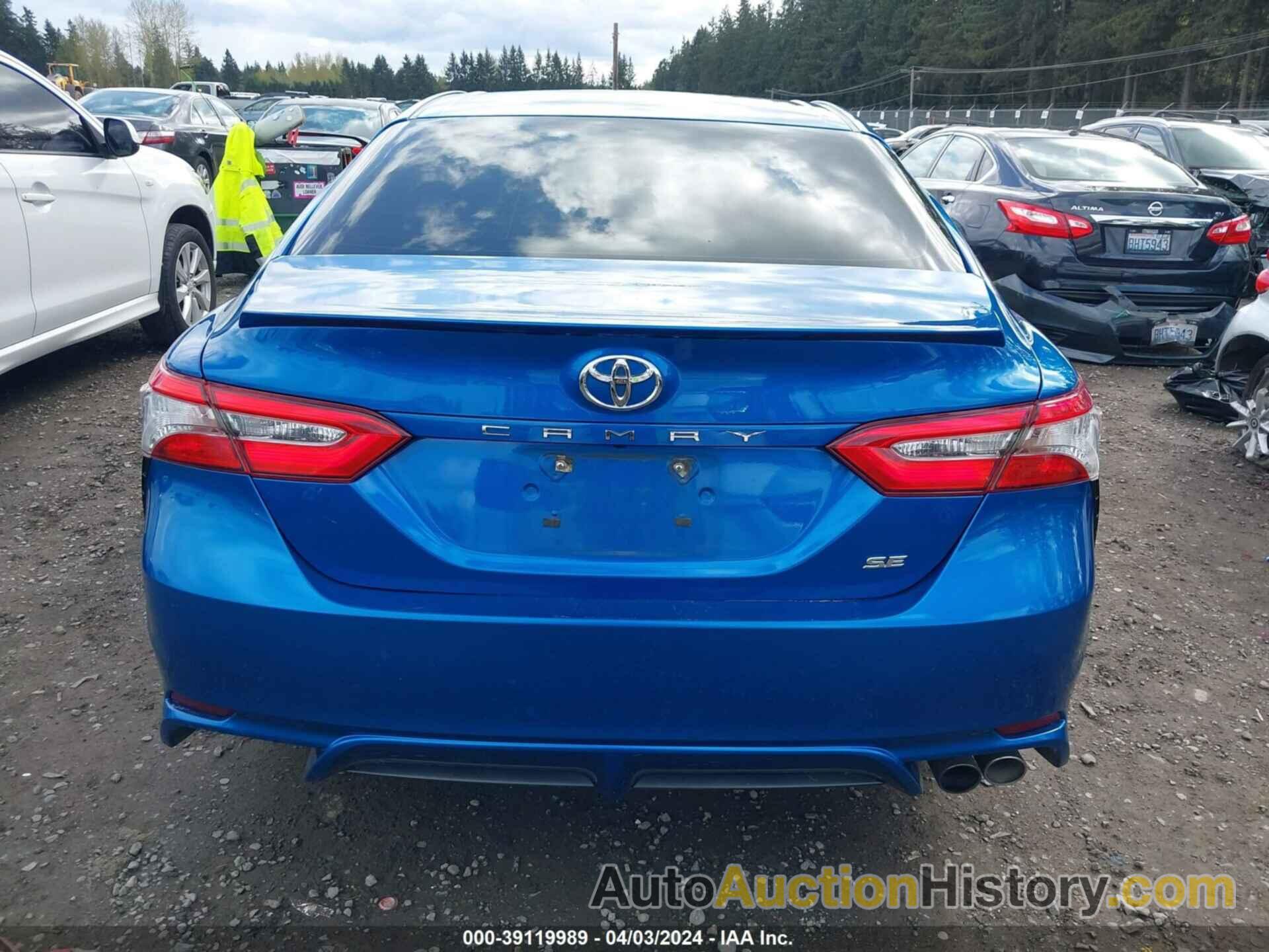 TOYOTA CAMRY SE, 4T1B11HK7JU067170