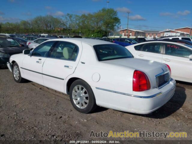 LINCOLN TOWN CAR SIGNATURE LIMITED, 2LNBL8CV6BX752727