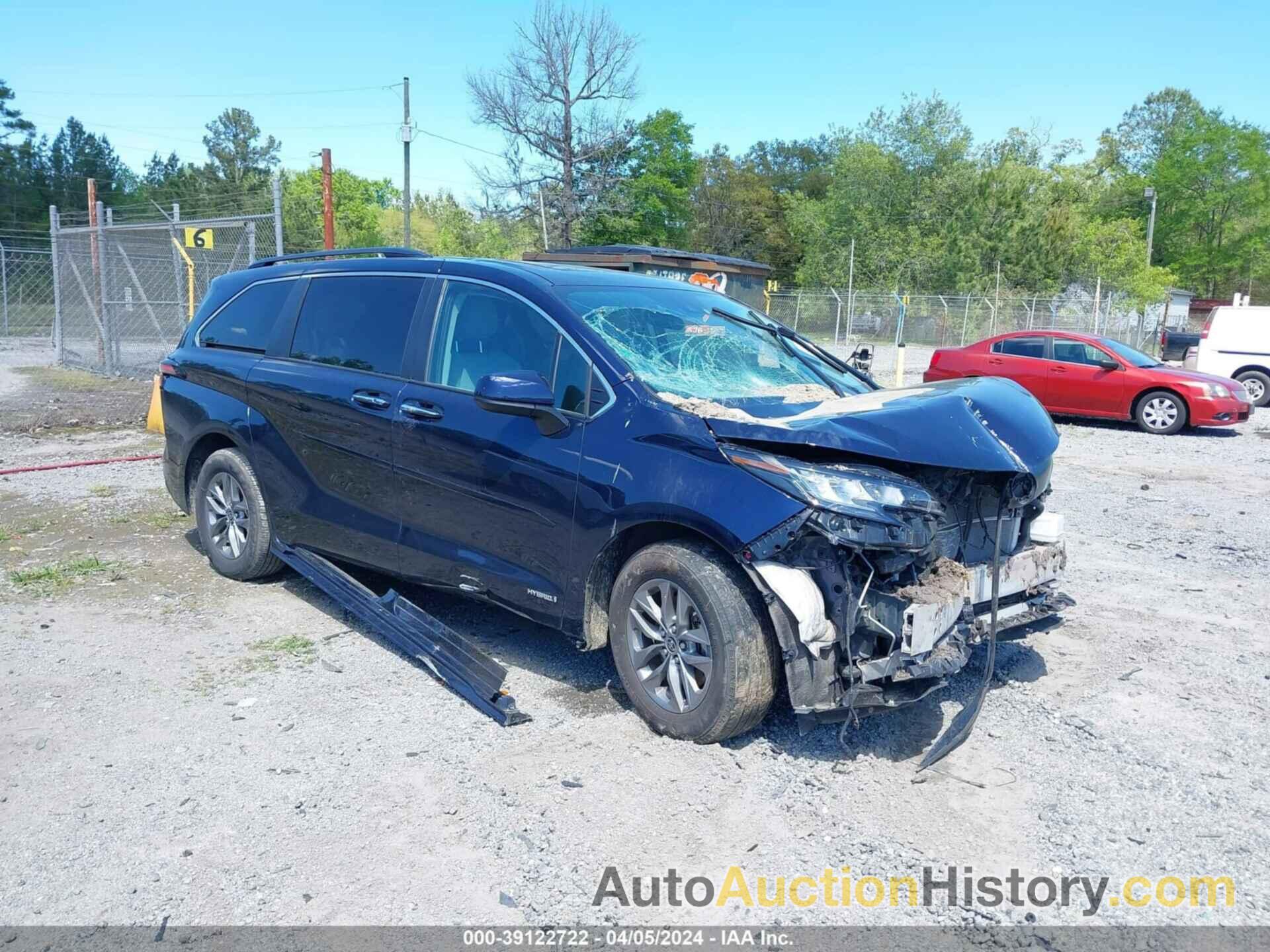 TOYOTA SIENNA XLE, 5TDJRKECXMS070701