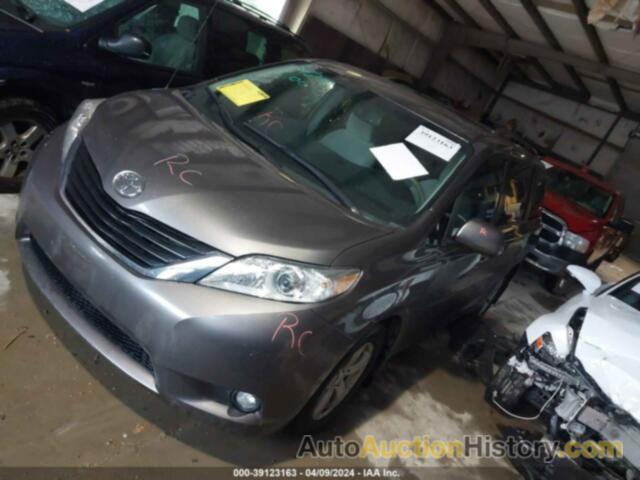 TOYOTA SIENNA LE V6 8 PASSENGER, 5TDKK3DC3DS324684