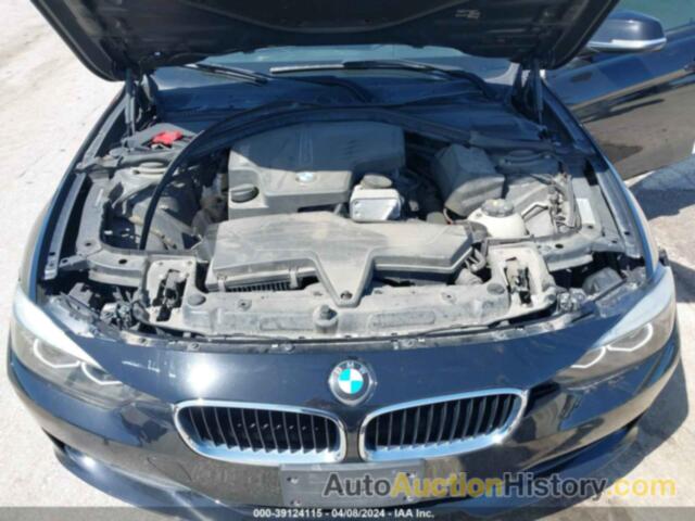 BMW 320 I, WBA3B1C55FK136445