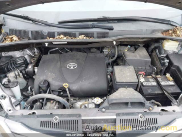 TOYOTA SIENNA LE, 5TDKZ3DC1HS884351