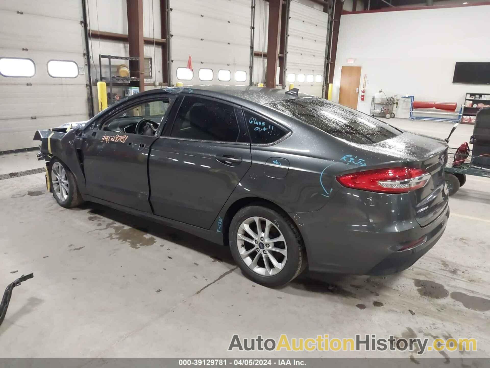 FORD FUSION SE, 3FA6P0HD4LR109018