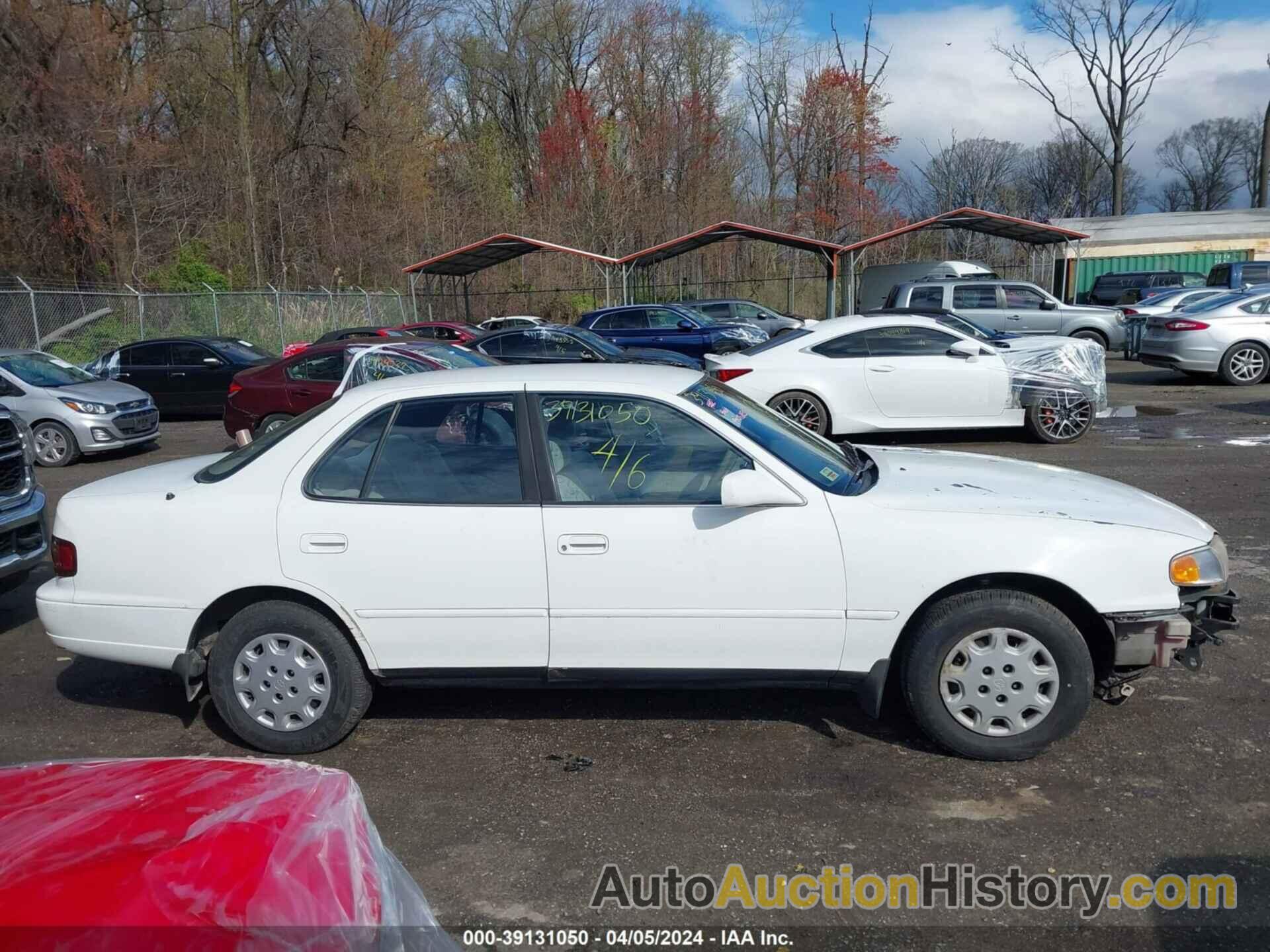 TOYOTA CAMRY DX/LE/XLE, 4T1BG12K6TU916358