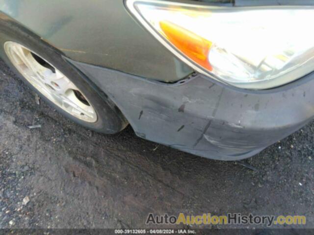 TOYOTA CAMRY LE, 4T1BE32K82U606714