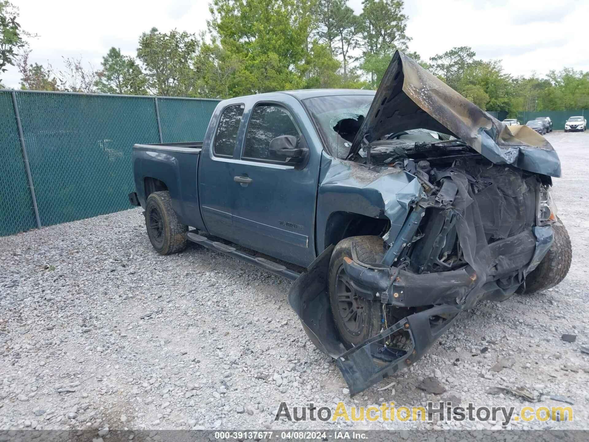 CHEVROLET SILVERADO 1500 LS, 1GCSKREA3AZ238799