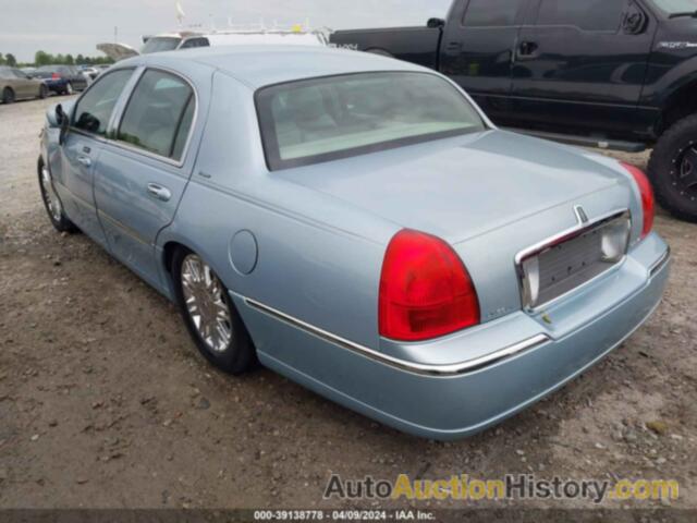 LINCOLN TOWN CAR DESIGNER SERIES, 1LNHM83V56Y606574