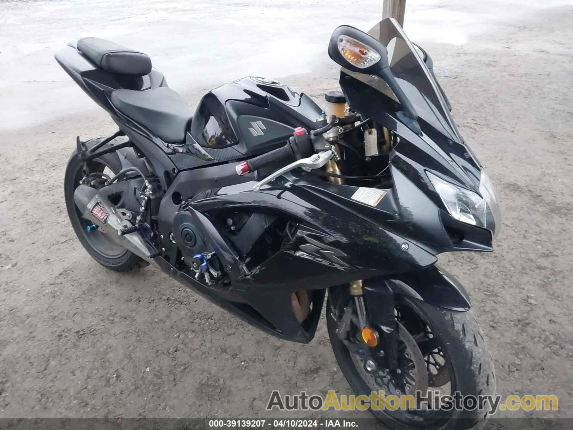 SUZUKI GSX-R600, JS1GN7EA282103442