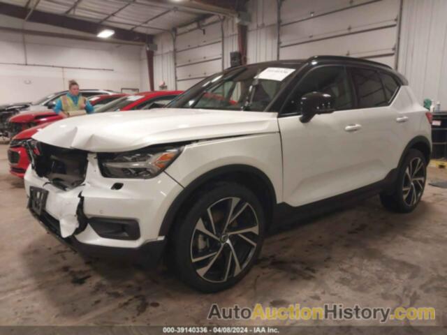 VOLVO XC40 T5 R-DESIGN, YV4162UM8M2468433