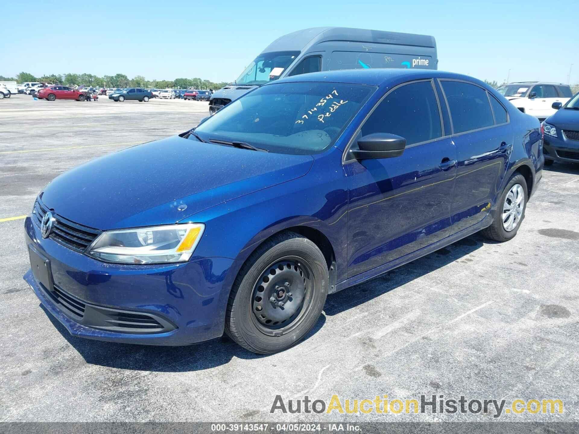 VOLKSWAGEN JETTA 2.0L S, 3VW2K7AJ3BM089899