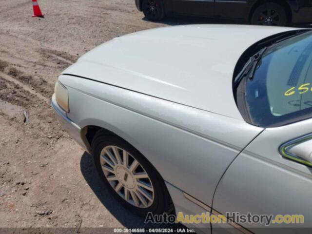 LINCOLN TOWN CAR EXECUTIVE, 1LNHM81W83Y695306