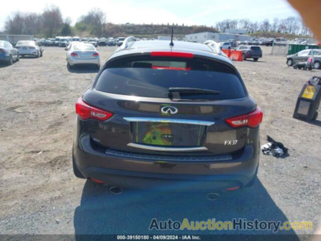 INFINITI FX37, JN8CS1MW1DM174044