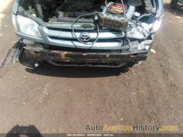 TOYOTA SIENNA LE, 4T3ZF13C3YU241205