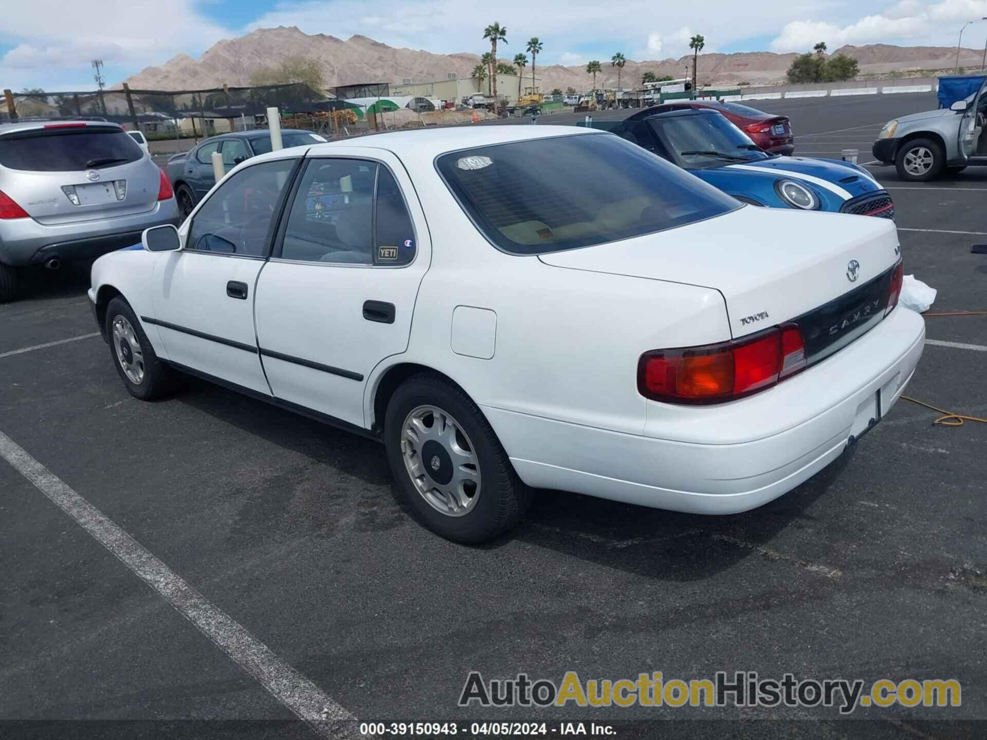 TOYOTA CAMRY LE, JT2GK12E3S0083555