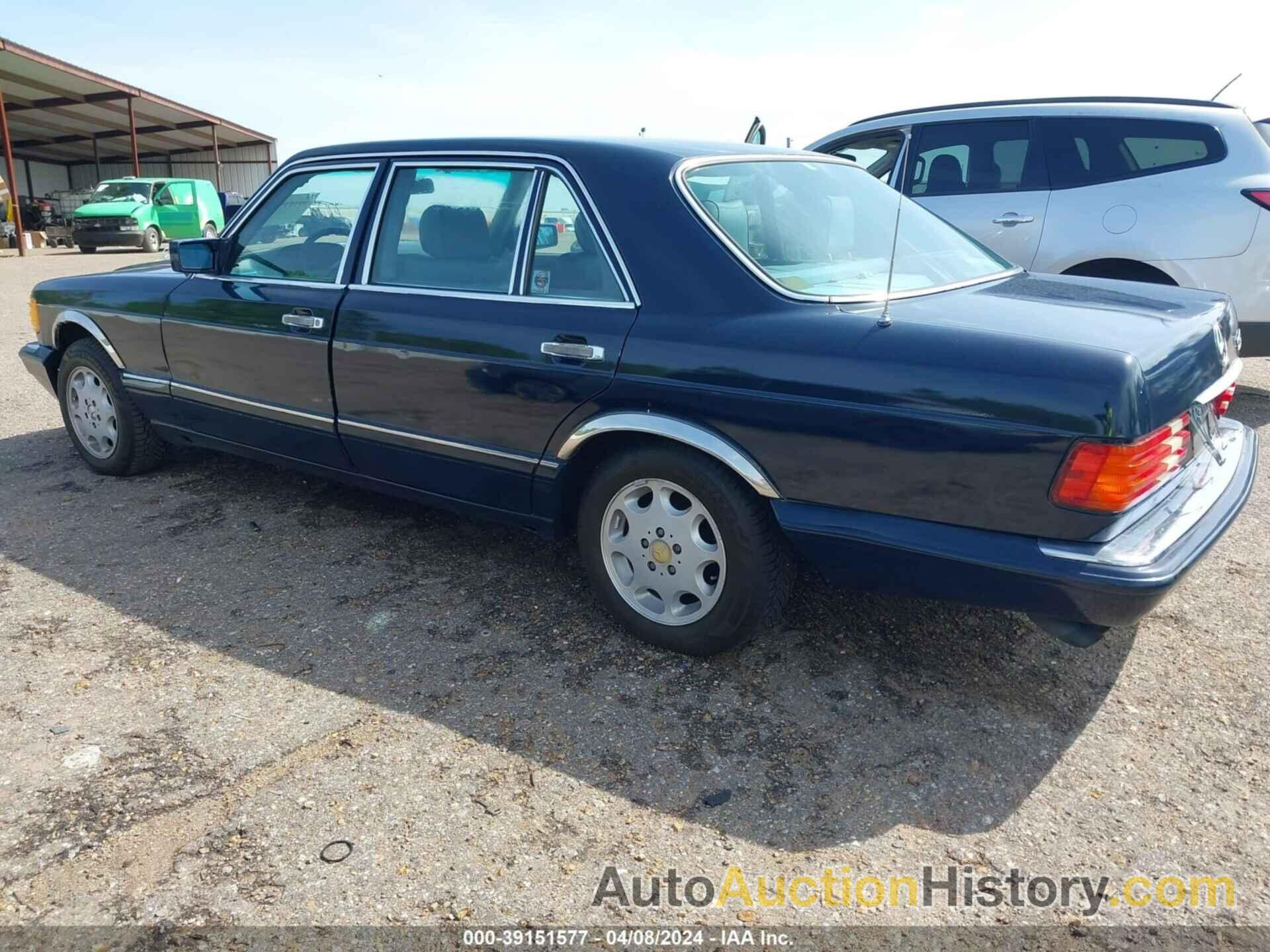 MERCEDES-BENZ 560 SEL, WDBCA39E2KA483044