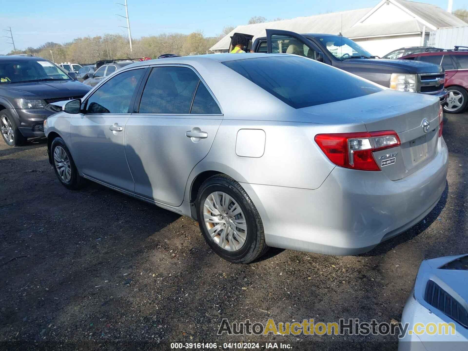 TOYOTA CAMRY LE, 4T4BF1FKXDR324742