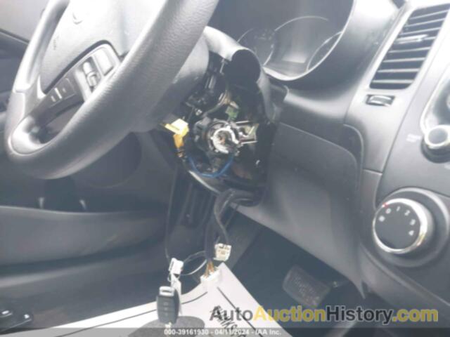 KIA FORTE LX, 3KPFK4A76JE230979