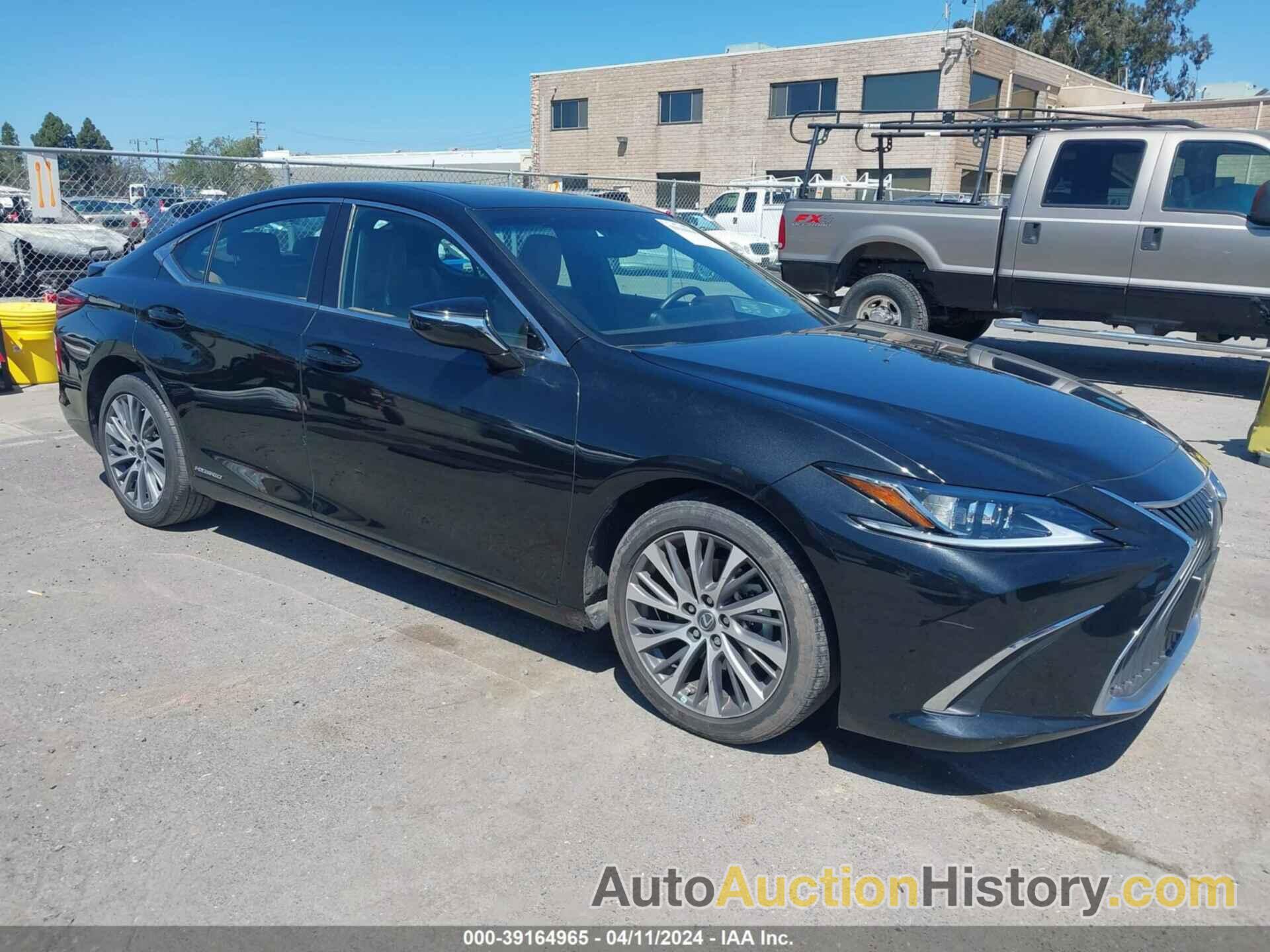 LEXUS ES 300H, 58ADA1C17MU010827