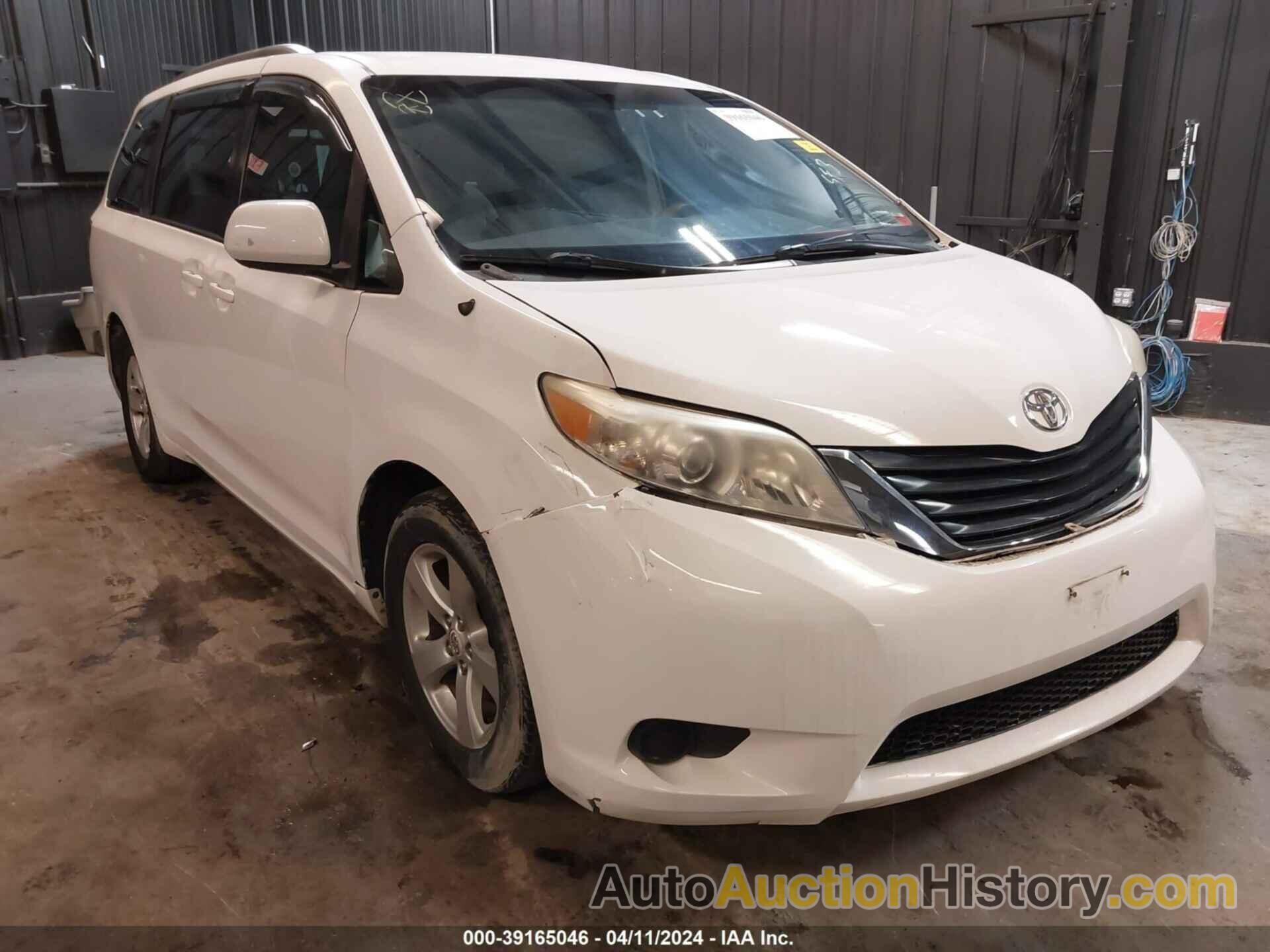 TOYOTA SIENNA LE V6, 5TDKK3DC8BS048502