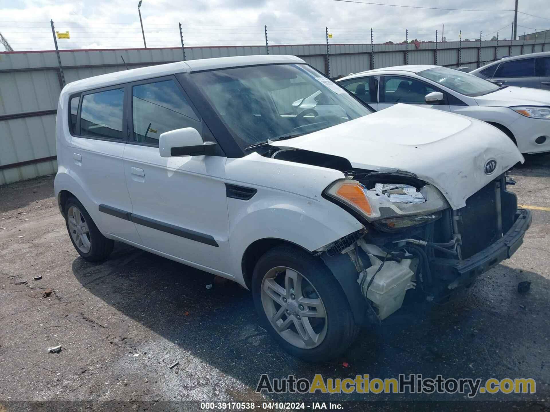 KIA SOUL +, KNDJT2A27A7122404