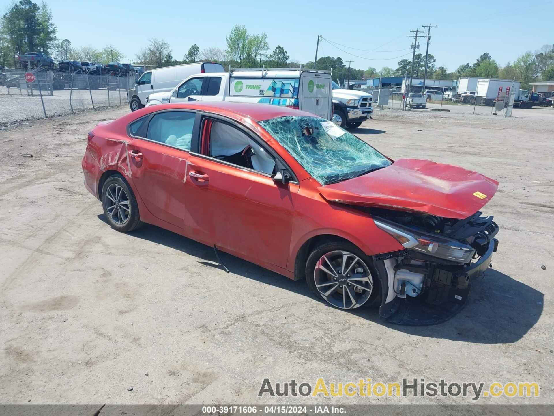 KIA FORTE LXS, 3KPF24ADXRE697579