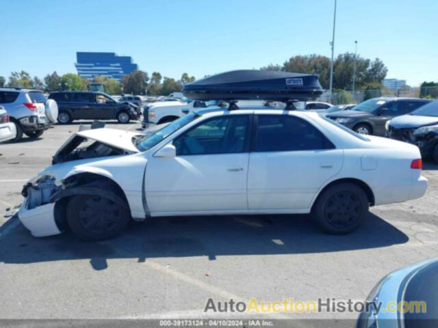 TOYOTA CAMRY LE, JT2BG22K3Y0513939