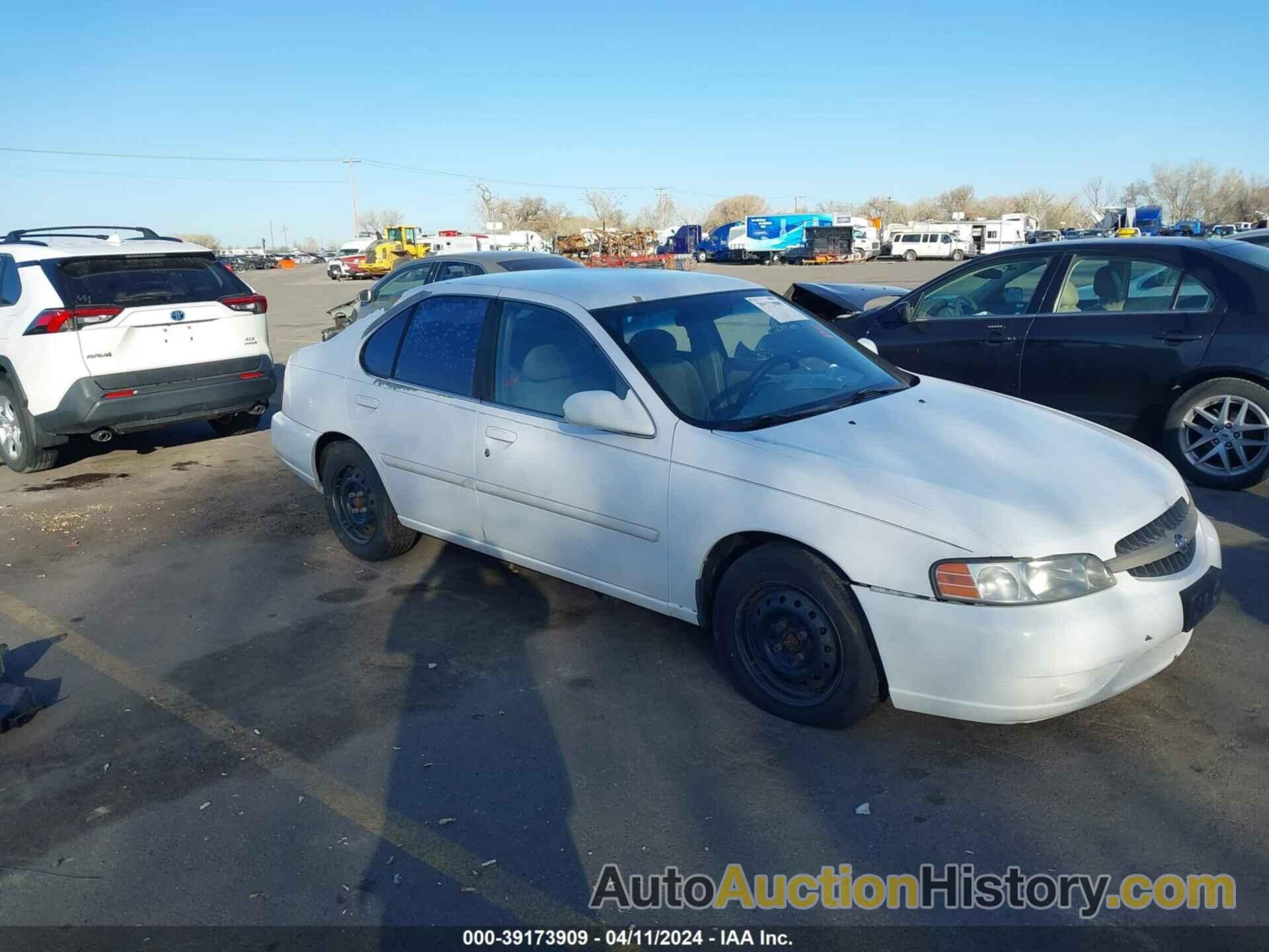 NISSAN ALTIMA, 1N4BL01B0YT210592