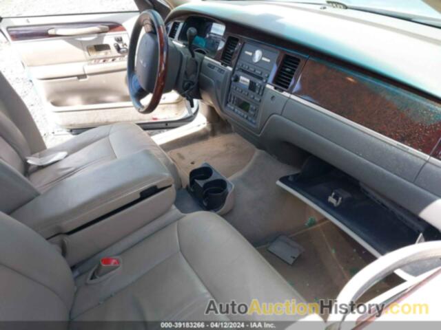 LINCOLN TOWN CAR SIGNATURE LIMITED, 2LNHM82V09X601157