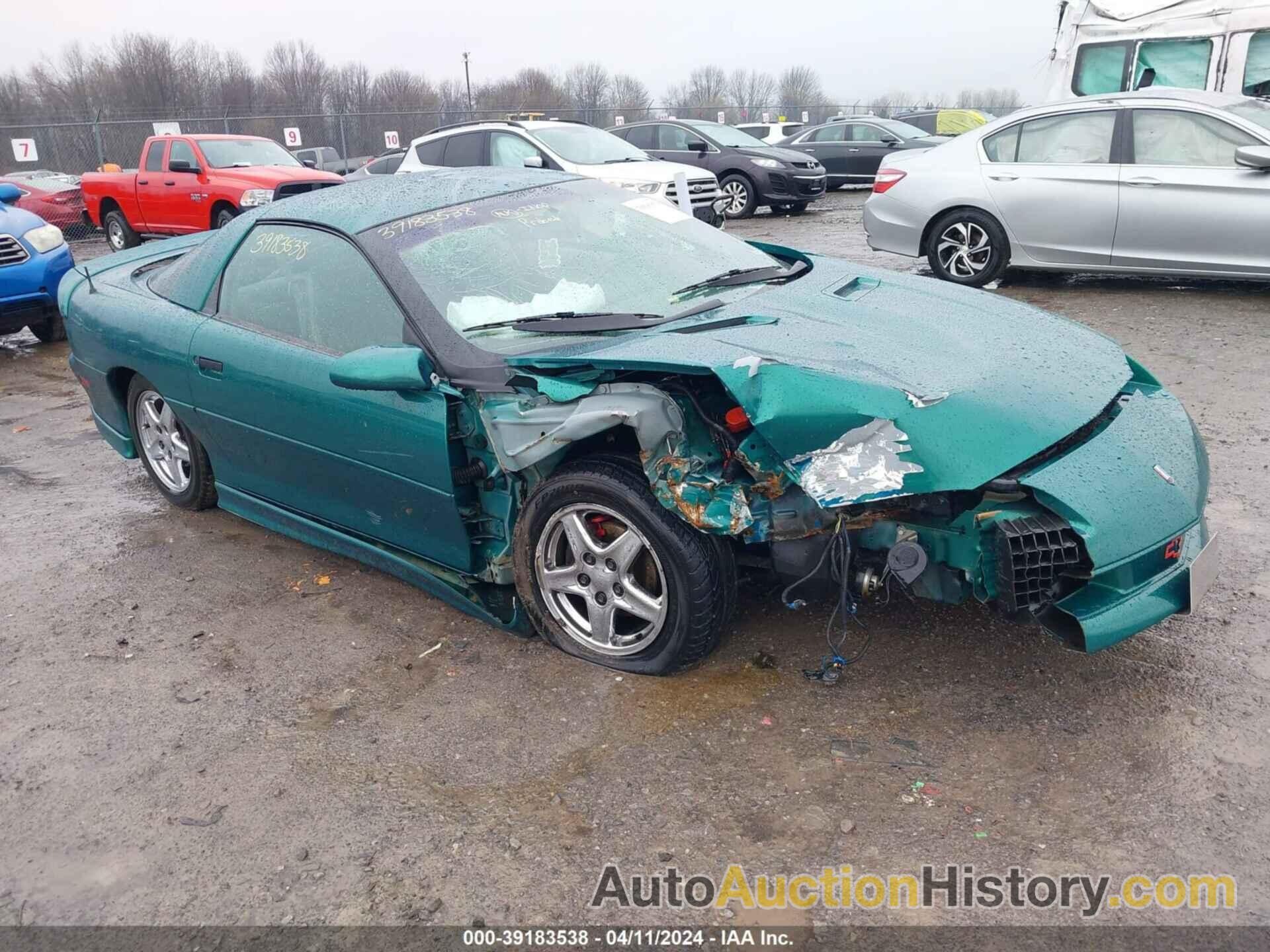 CHEVROLET CAMARO RS, 2G1FP22K0V2135428