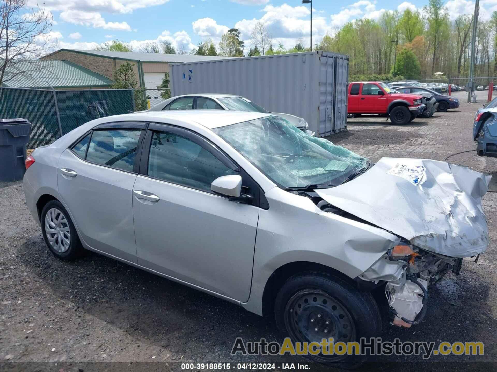 TOYOTA COROLLA LE, 5YFBURHE5HP668430