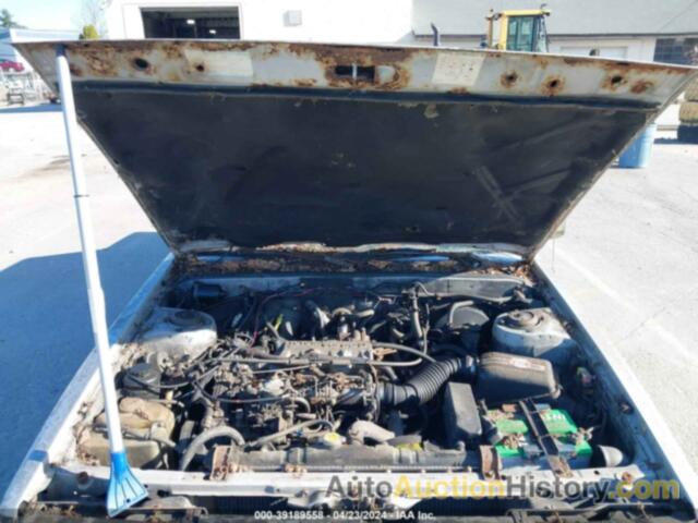 TOYOTA CAMRY DLX, JT2CV12E3E0009773