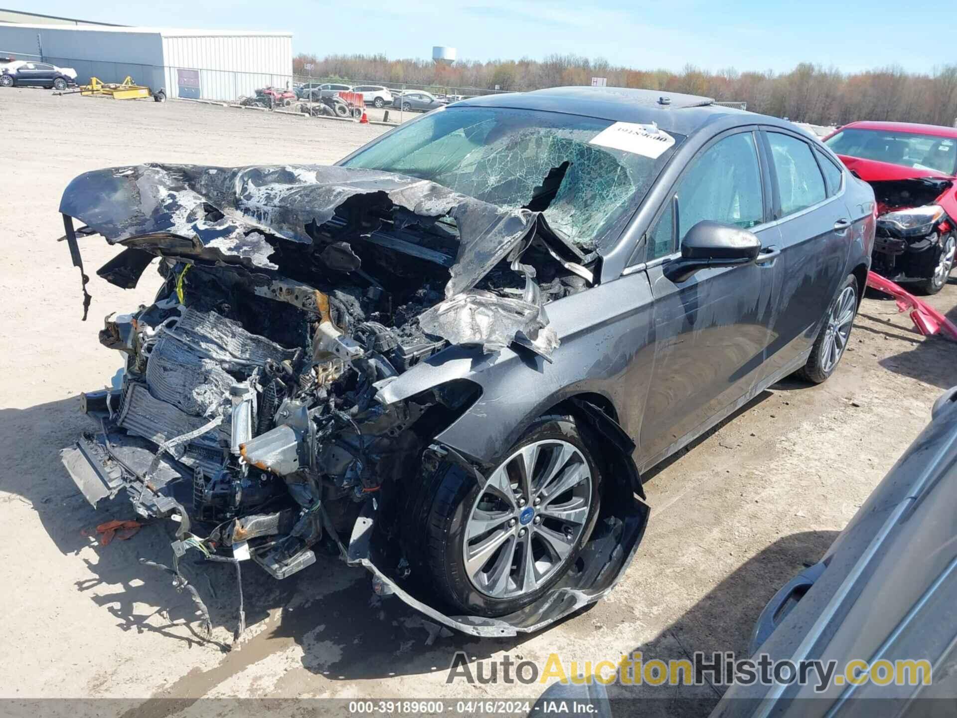 FORD FUSION SE, 3FA6P0T92KR260635