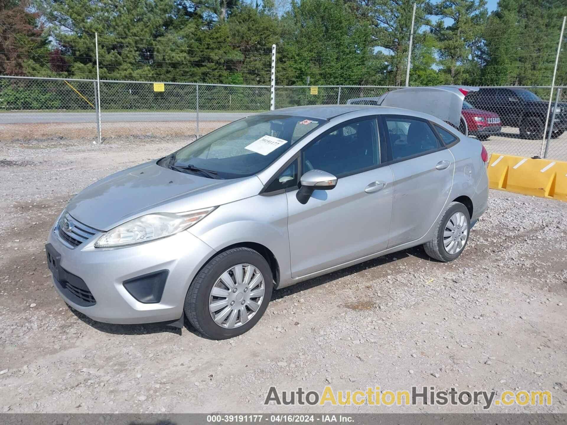 FORD FIESTA, 3FADT4BJ2DN157967