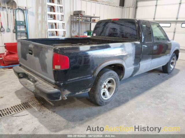 CHEVROLET S-10 LS FLEETSIDE, 1GCCS194XW8128341