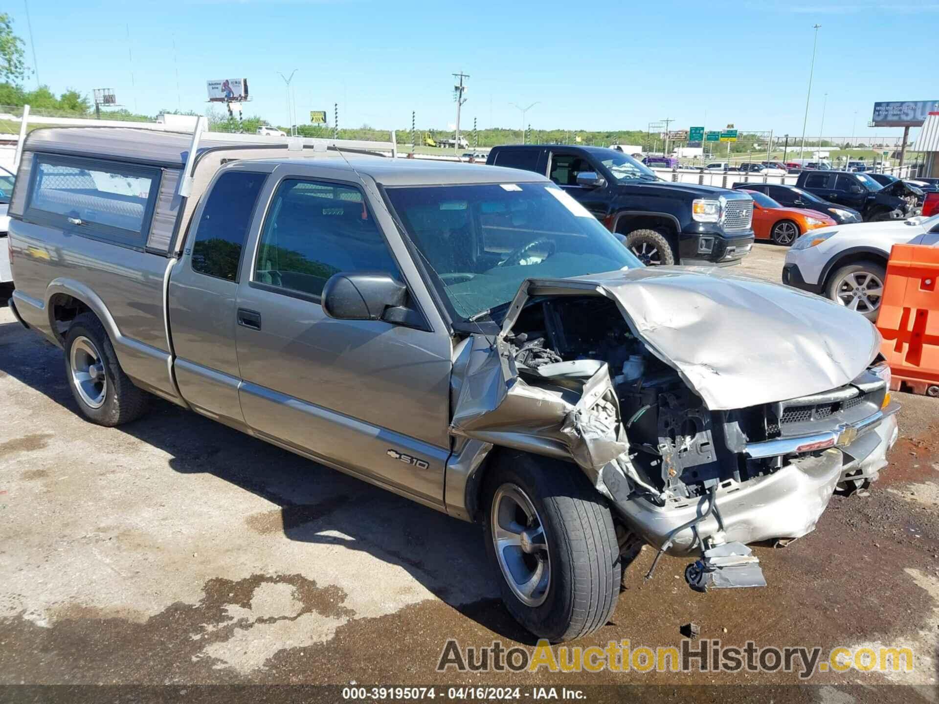 CHEVROLET S TRUCK S10, 1GCCS19W6Y8301759