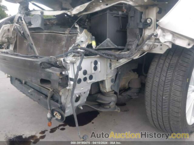 TOYOTA CAMRY XLE, 4T4BF1FK1CR228173