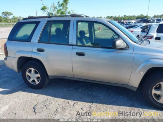 CHEVROLET TRAILBLAZER LS, 1GNDS13SX42411230