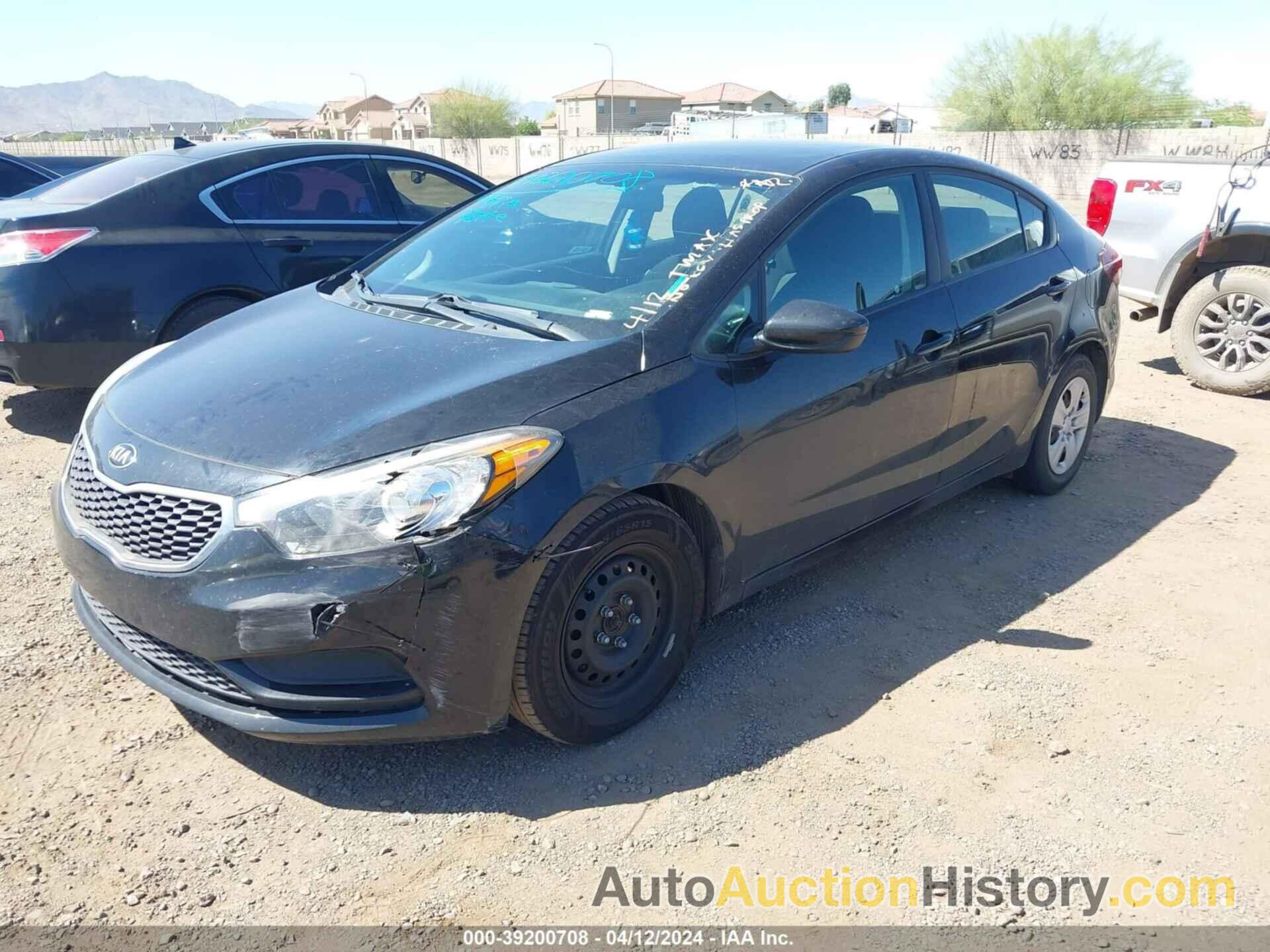 KIA FORTE LX, 3KPFK4A77JE284369