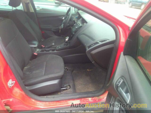 FORD FOCUS SE, 1FADP3K29FL324896