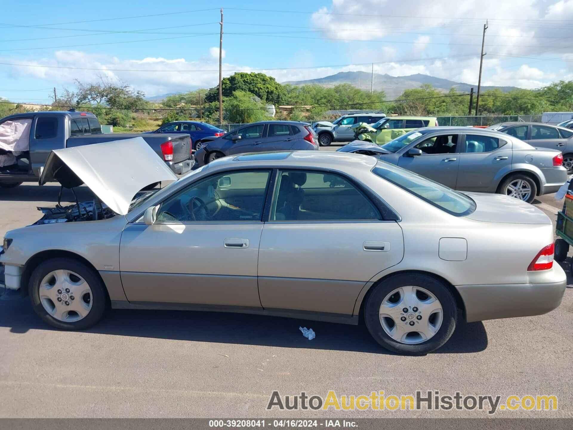 LEXUS ES 300, JT8BF28GXY0273168