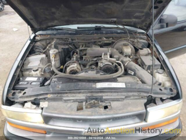 CHEVROLET S-10 LS, 1GCCS19W418200290