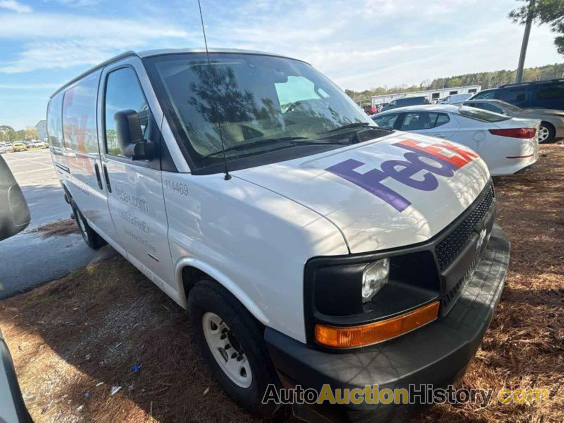 CHEVROLET EXPRESS G2500, 1GCWGAF13H1211842