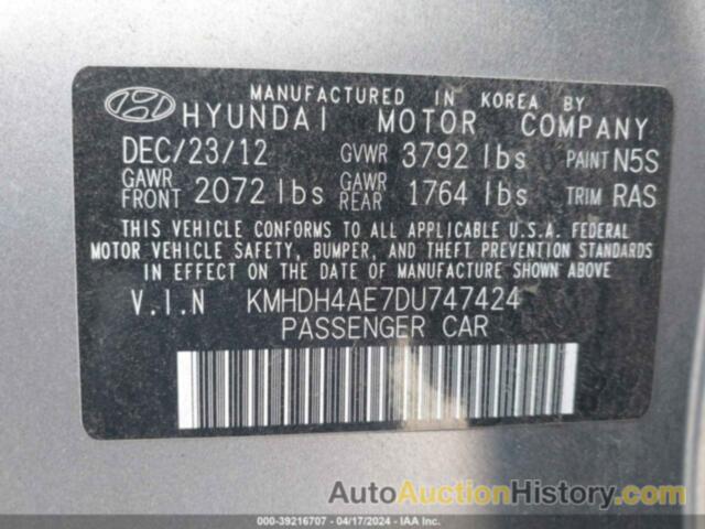 HYUNDAI ELANTRA LIMITED, KMHDH4AE7DU747424