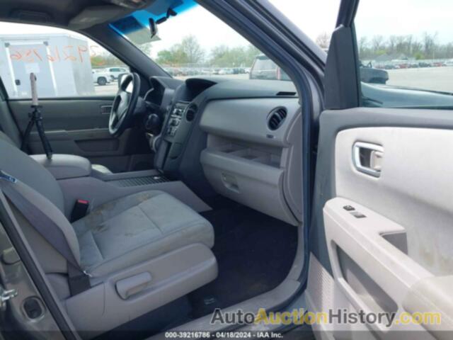 HONDA PILOT LX, 5FNYF4H29CB015360