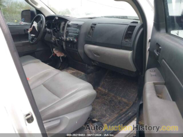 TOYOTA TUNDRA 4WD TRUCK, 5TFUM5F19CX028054