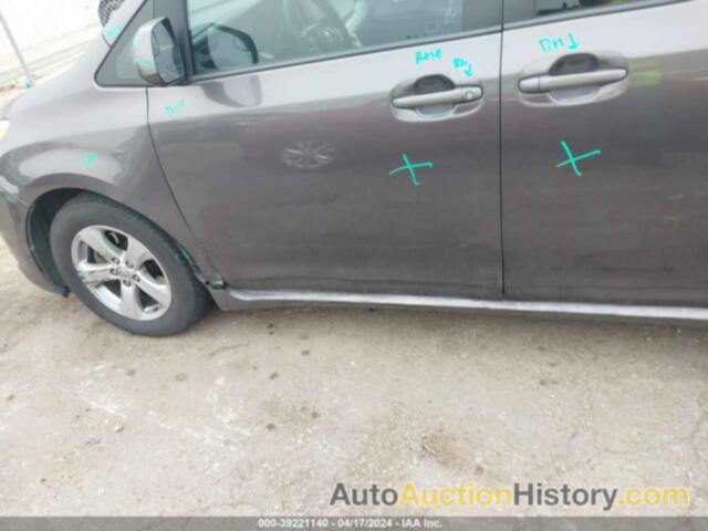 TOYOTA SIENNA LE, 5TDKK3DC7FS588283